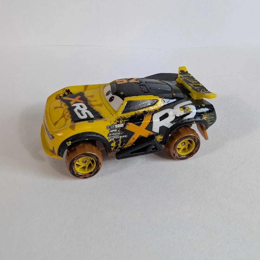 Disney Pixar Cars Mattel XRS Mud Racing Leak Less Claude Scruggs Diecast Car 52